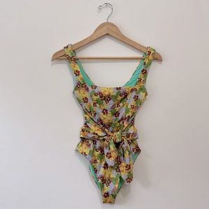 L*Space One piece Classic Swimsuit Womens Size 6 Balboa Beachwear New